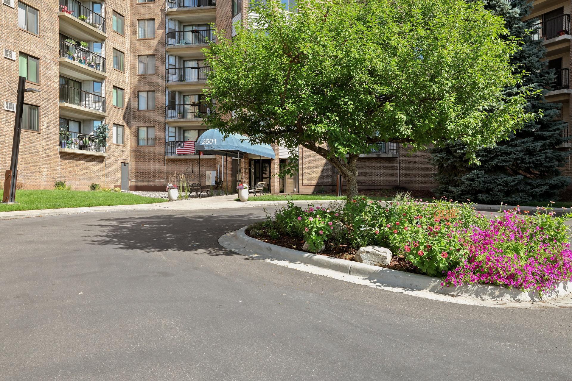 View of Residential at 2601 Kenzie Terrace #412, Saint Anthony MN 55418, Saint Anthony (20 of 29) - Mike Wilen | Minnesota Team Real Estate