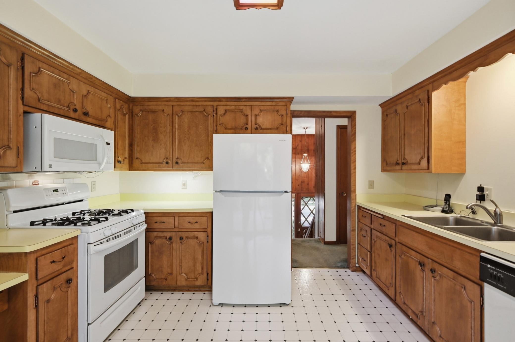 View of Residential at 141 Oakwood Drive, New Brighton MN 55112, New Brighton (21 of 65) - Mike Wilen | Minnesota Team Real Estate