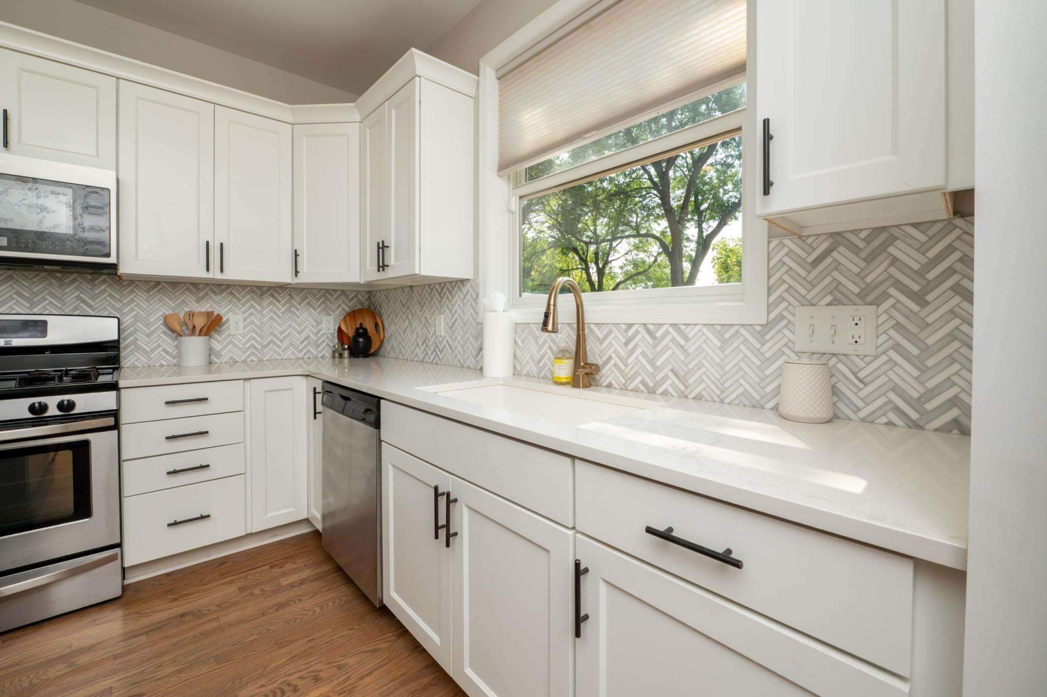 View of Residential at 4101 James Avenue, Minneapolis MN 55412, Minneapolis (18 of 76) - Mike Wilen | Minnesota Team Real Estate