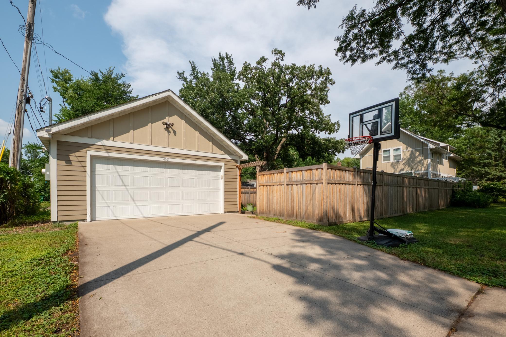 View of Residential at 4101 James Avenue, Minneapolis MN 55412, Minneapolis (55 of 76) - Mike Wilen | Minnesota Team Real Estate