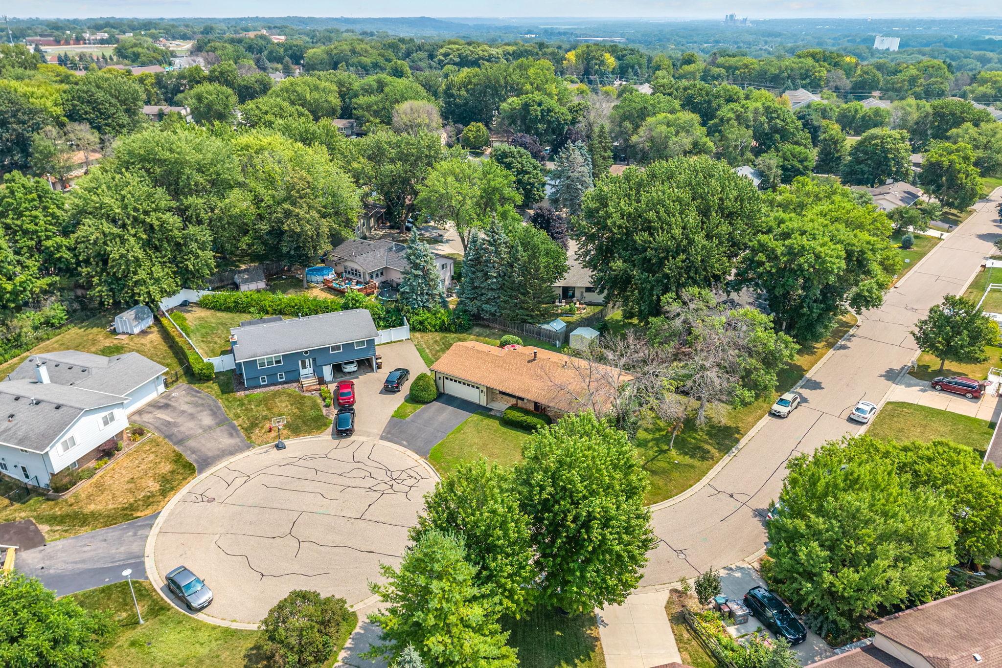 View of Residential at 266 Cardinal Court, Chaska MN 55318, Chaska (49 of 53) - Mike Wilen | Minnesota Team Real Estate