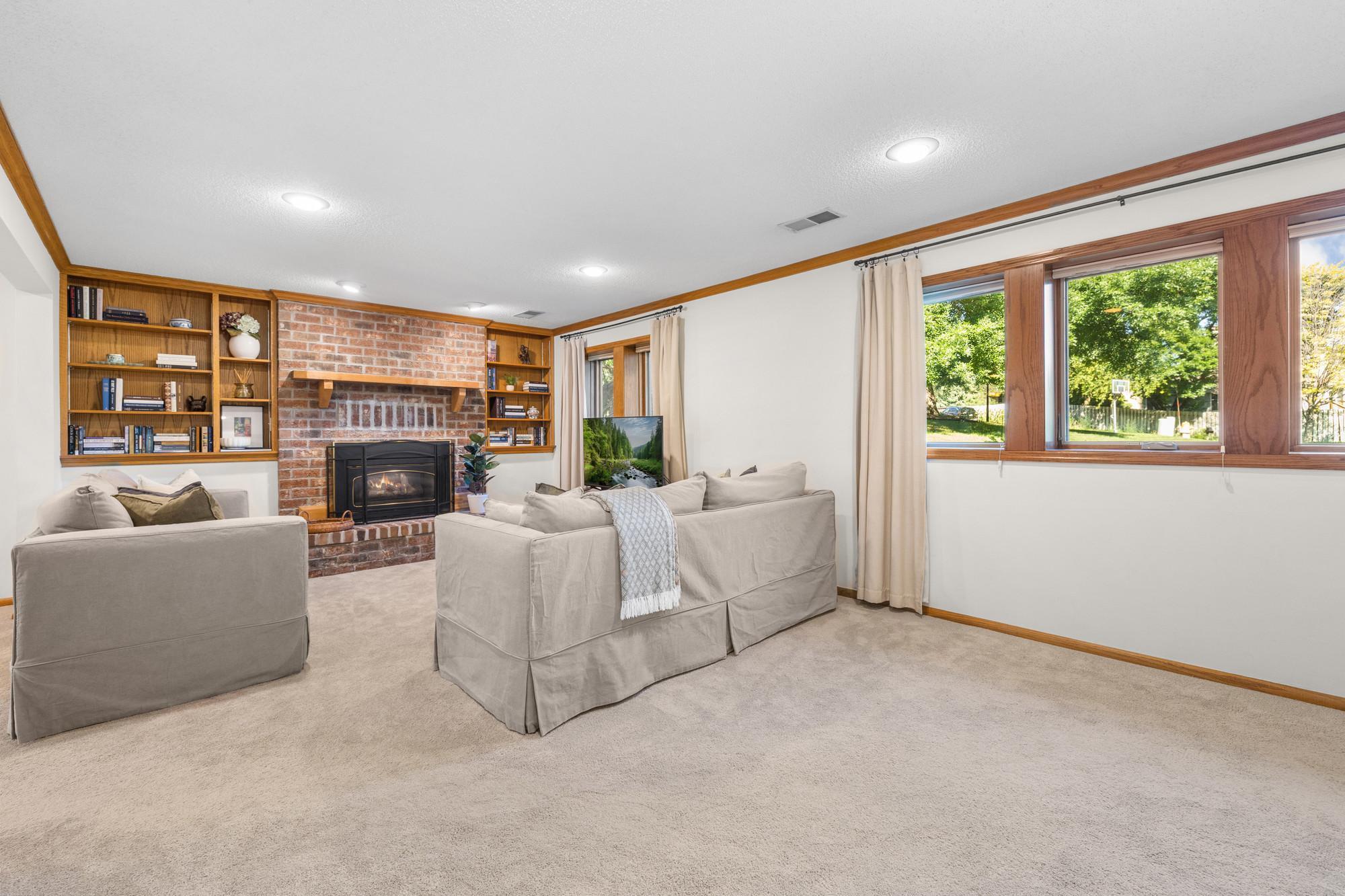 View of Residential at 4980 Oakview Lane, Plymouth MN 55442, Plymouth (24 of 30) - Mike Wilen | Minnesota Team Real Estate