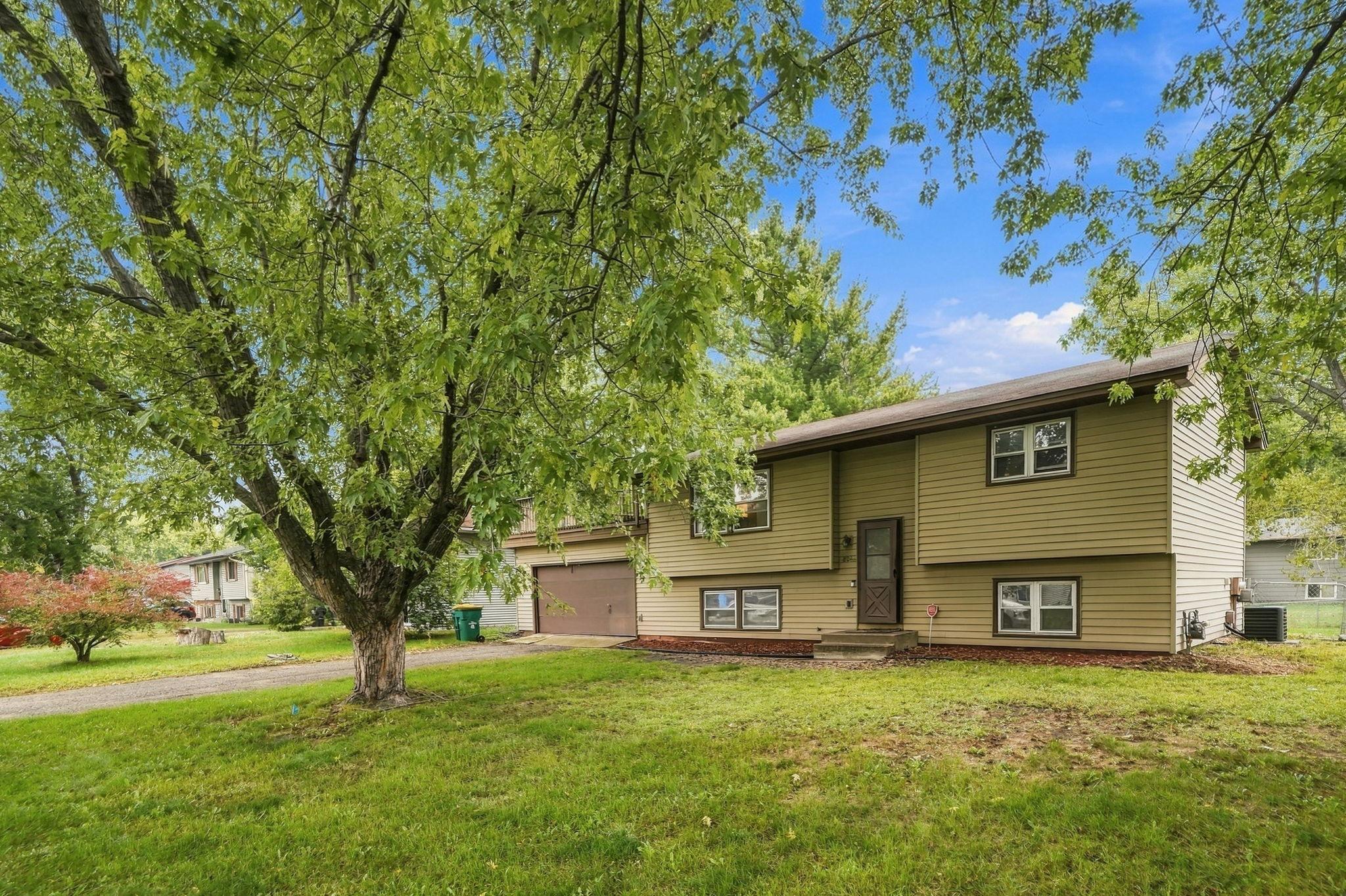 View of Residential at 8244 Morgan Avenue, Brooklyn Park MN 55444, Brooklyn Park (28 of 35) - Mike Wilen | Minnesota Team Real Estate