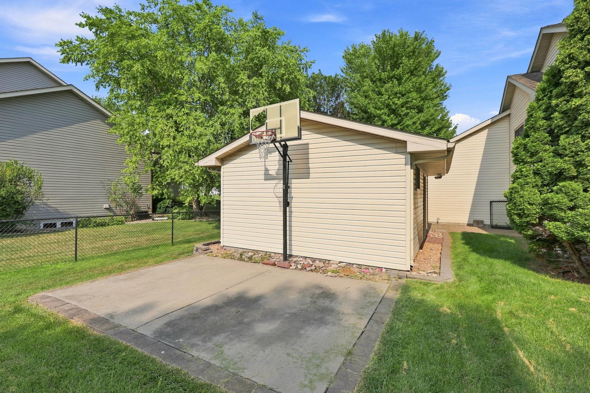 View of Residential at 13525 Oakwood Drive, Rogers MN 55374, Rogers (31 of 32) - Mike Wilen | Minnesota Team Real Estate