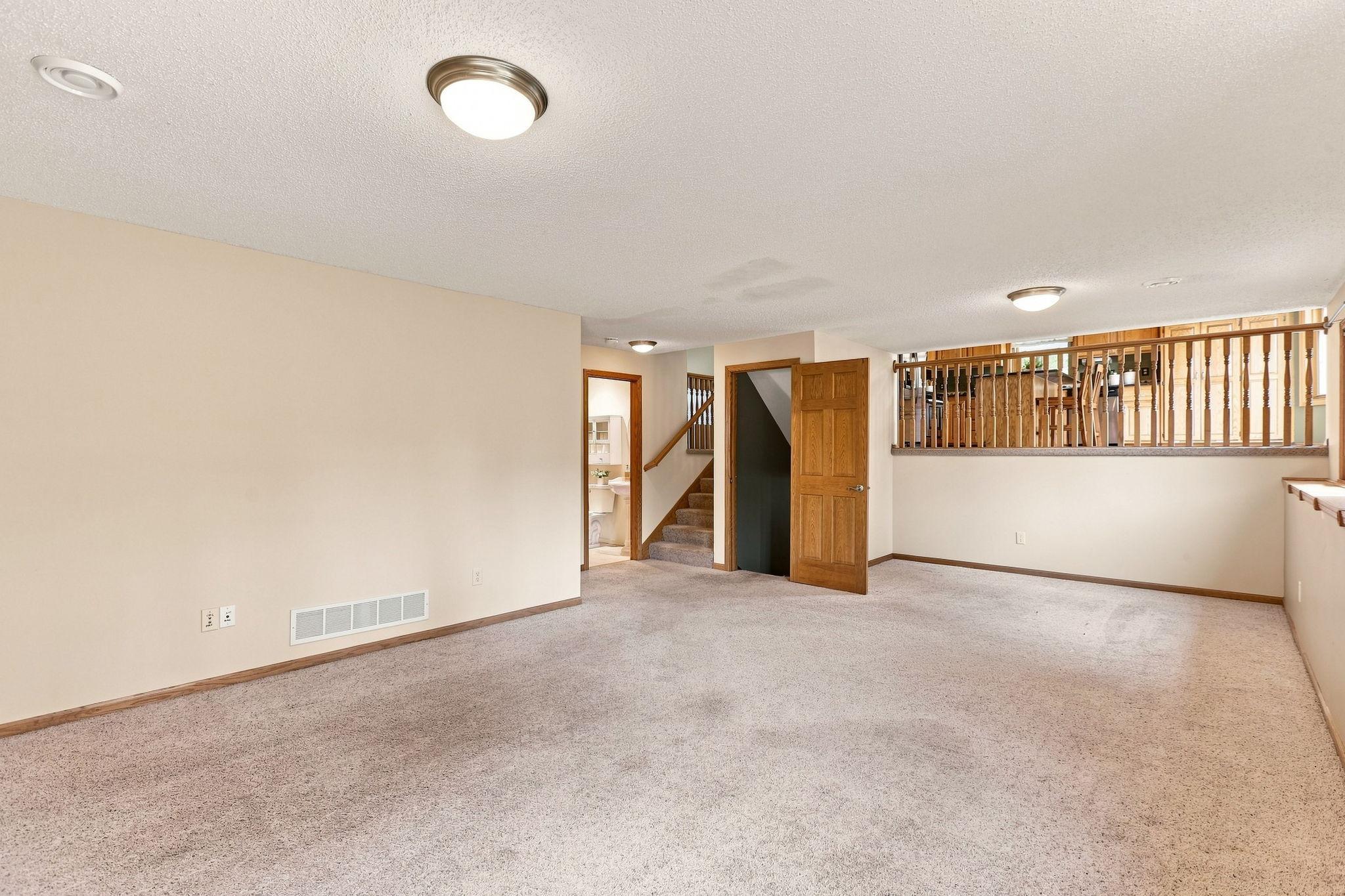 View of Residential at 13525 Oakwood Drive, Rogers MN 55374, Rogers (23 of 32) - Mike Wilen | Minnesota Team Real Estate