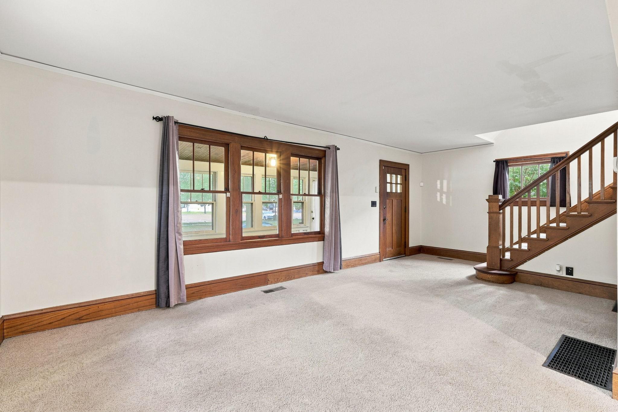 View of Residential at 1019 Sherburne Avenue, Saint Paul MN 55104, Saint Paul (3 of 20) - Mike Wilen | Minnesota Team Real Estate
