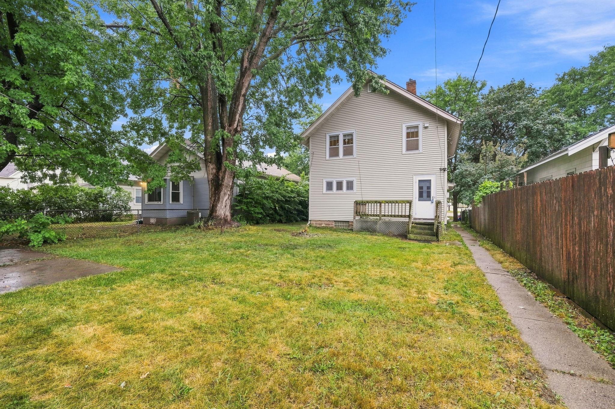 View of Residential at 1019 Sherburne Avenue, Saint Paul MN 55104, Saint Paul (18 of 20) - Mike Wilen | Minnesota Team Real Estate