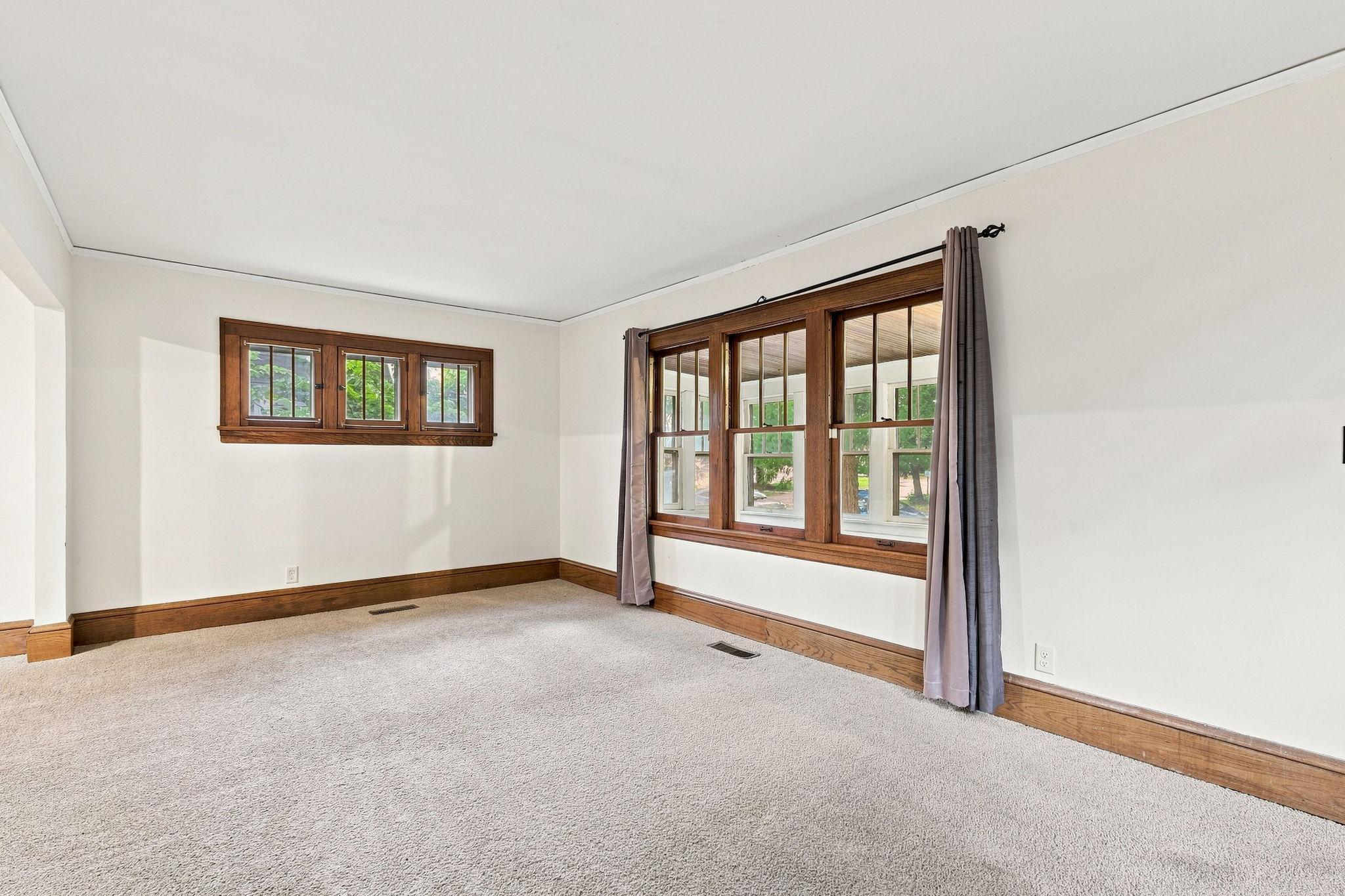 View of Residential at 1019 Sherburne Avenue, Saint Paul MN 55104, Saint Paul (4 of 20) - Mike Wilen | Minnesota Team Real Estate