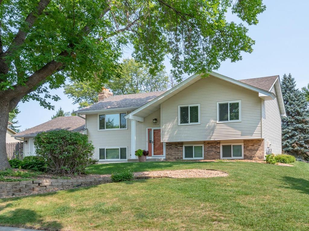 View of Residential at 7926 Chesshire Lane, Maple Grove MN 55311, Maple Grove (2 of 33) - Mike Wilen | Minnesota Team Real Estate