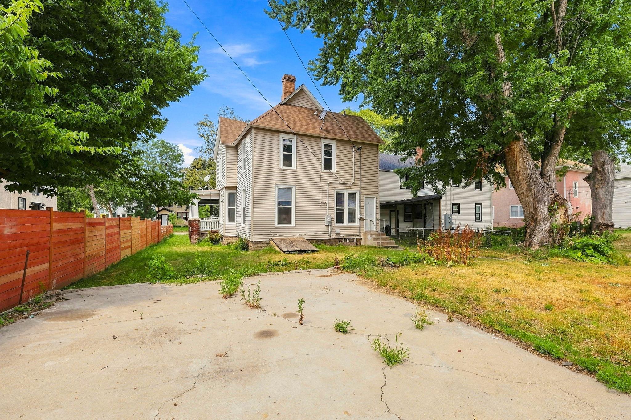 View of Residential Income at 2410 James Avenue, Minneapolis MN 55411, Minneapolis (32 of 35) - Mike Wilen | Minnesota Team Real Estate