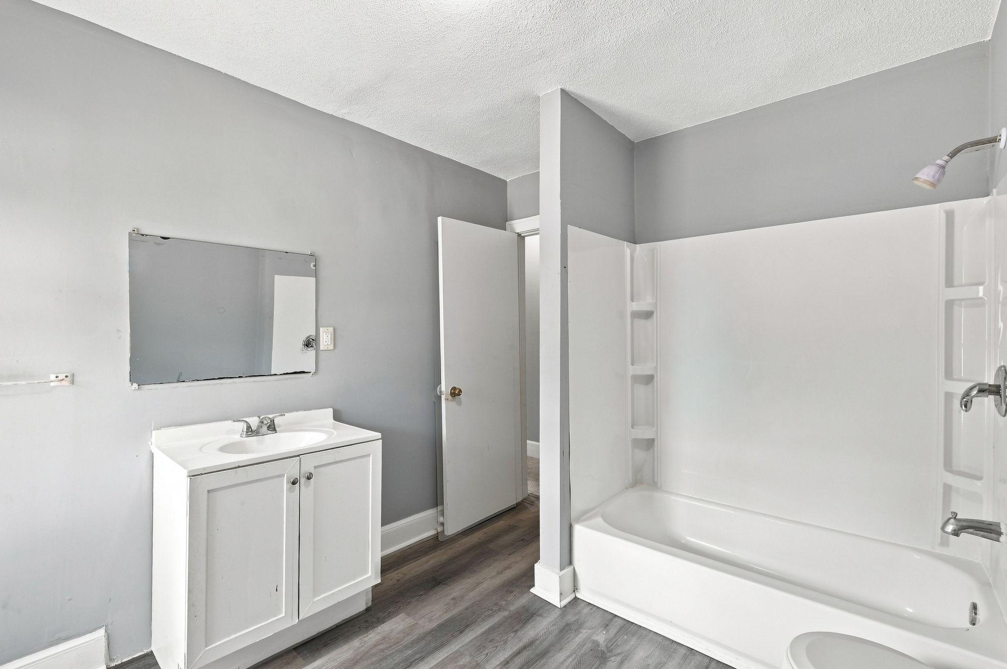 View of Residential Income at 2410 James Avenue, Minneapolis MN 55411, Minneapolis (25 of 35) - Mike Wilen | Minnesota Team Real Estate