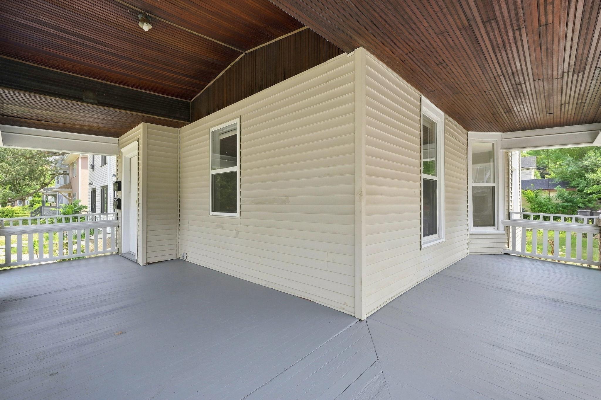 View of Residential Income at 2410 James Avenue, Minneapolis MN 55411, Minneapolis (23 of 35) - Mike Wilen | Minnesota Team Real Estate