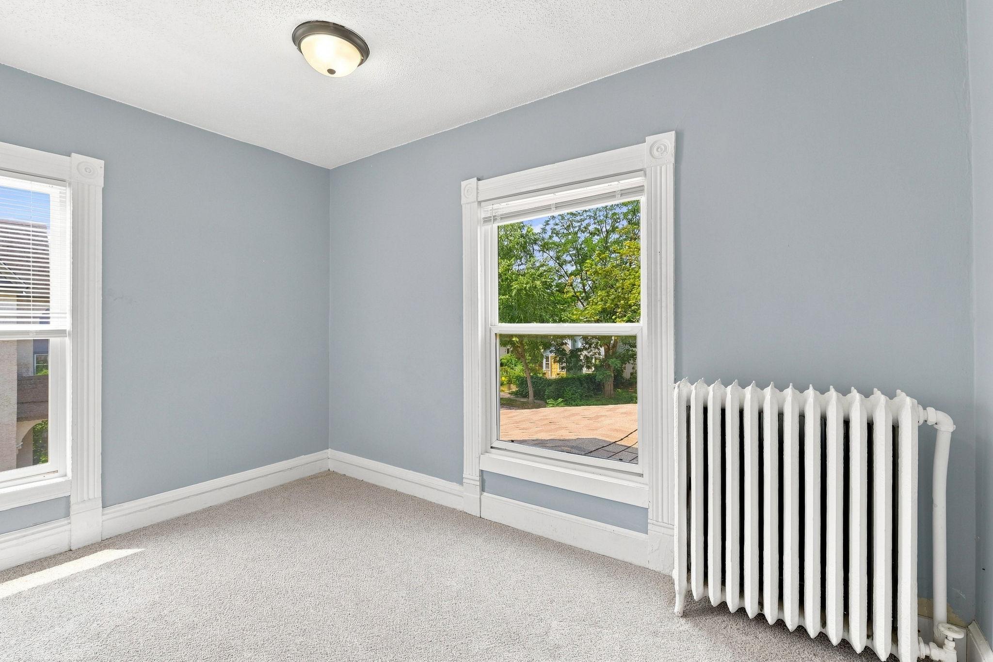 View of Residential Income at 2410 James Avenue, Minneapolis MN 55411, Minneapolis (21 of 35) - Mike Wilen | Minnesota Team Real Estate