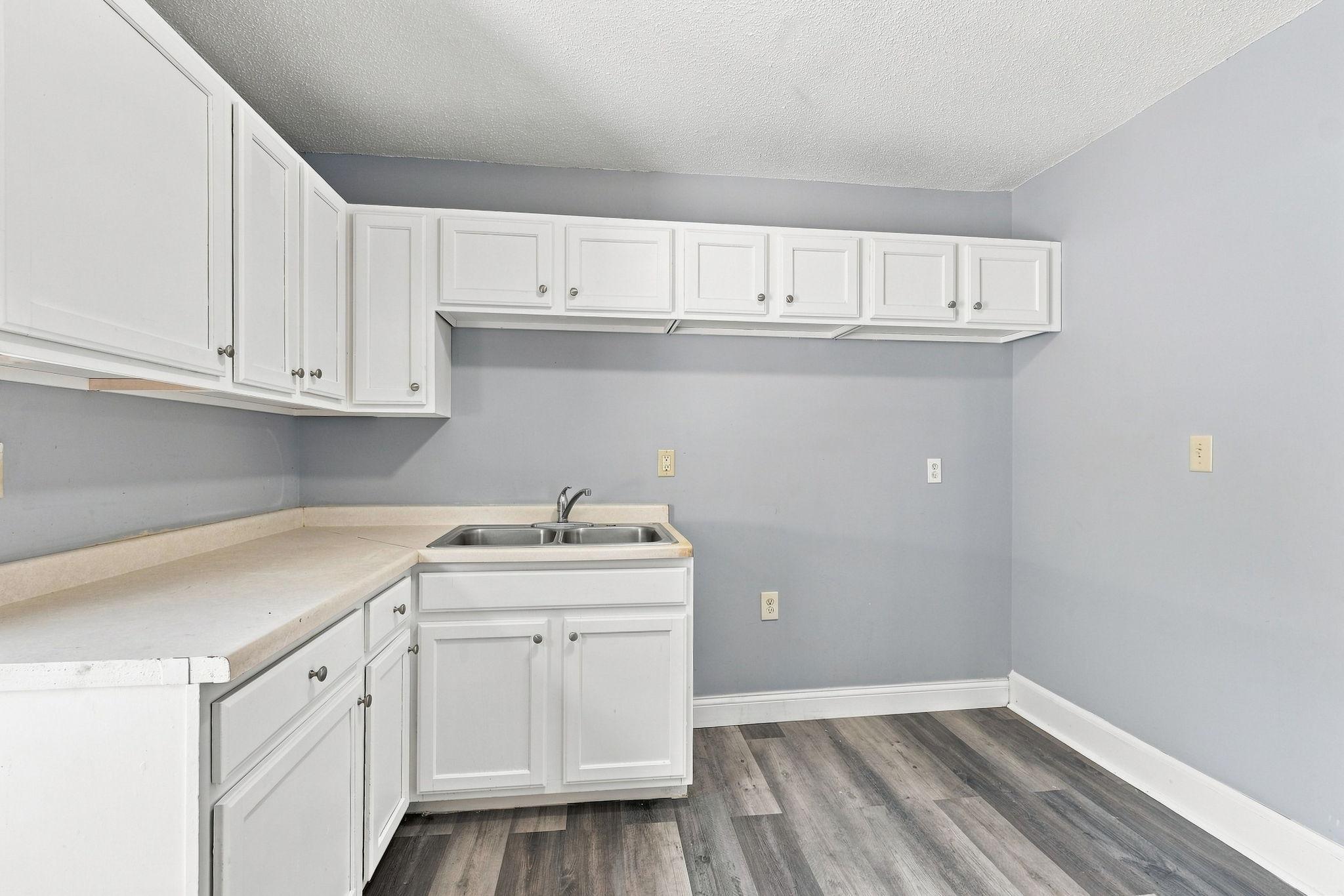 View of Residential Income at 2410 James Avenue, Minneapolis MN 55411, Minneapolis (16 of 35) - Mike Wilen | Minnesota Team Real Estate