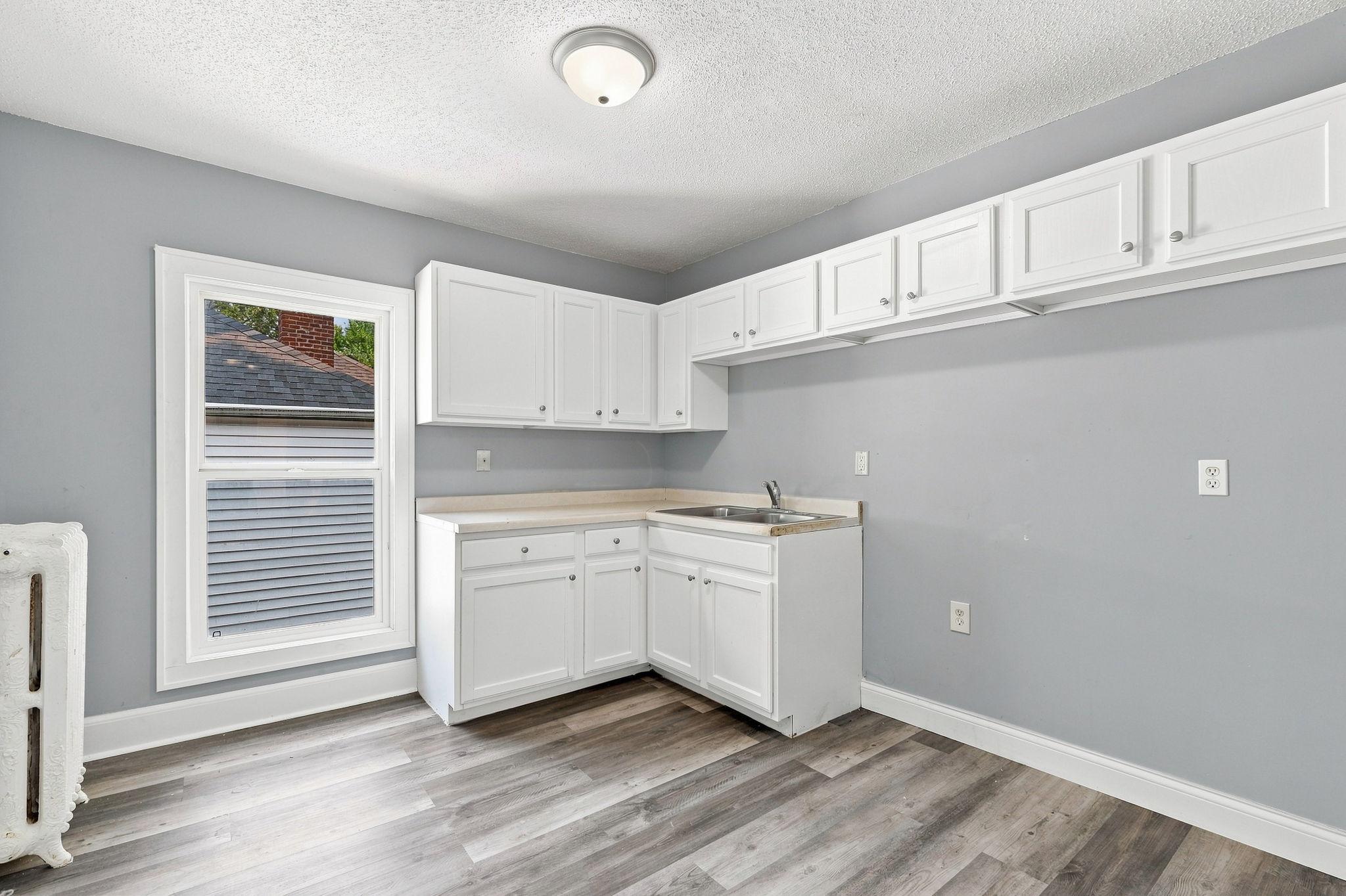 View of Residential Income at 2410 James Avenue, Minneapolis MN 55411, Minneapolis (15 of 35) - Mike Wilen | Minnesota Team Real Estate