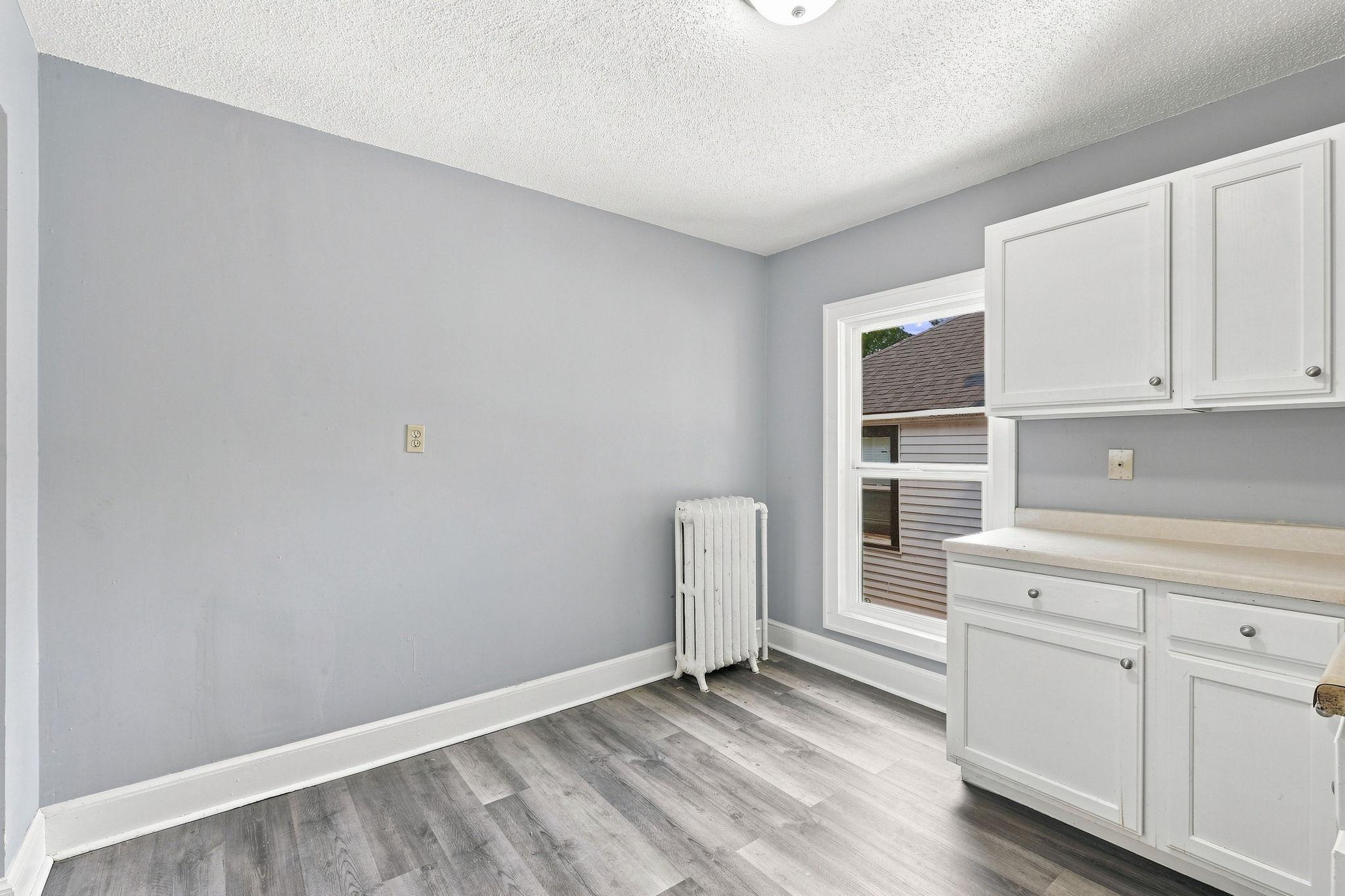 View of Residential Income at 2410 James Avenue, Minneapolis MN 55411, Minneapolis (13 of 35) - Mike Wilen | Minnesota Team Real Estate