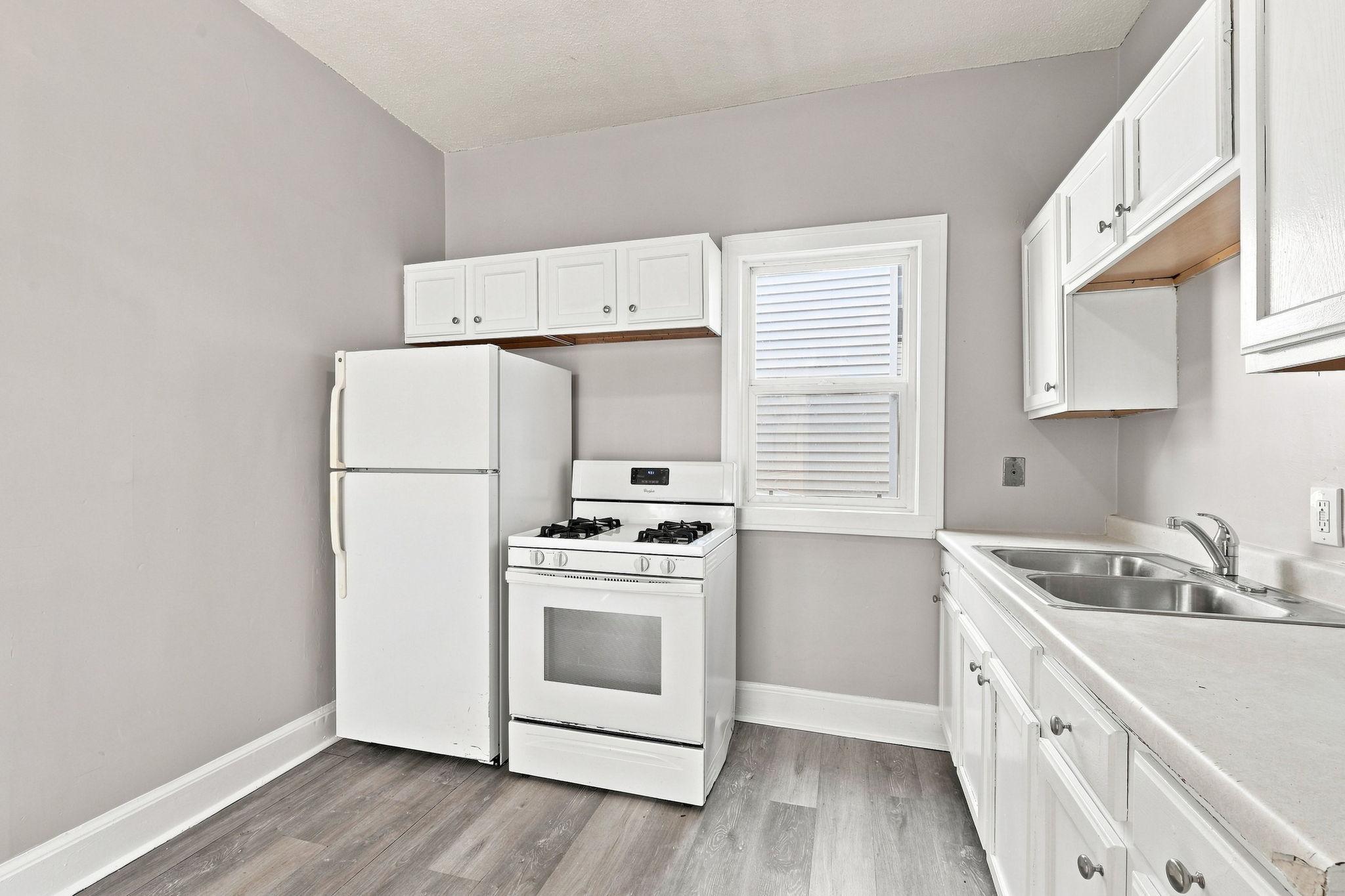 View of Residential Income at 2410 James Avenue, Minneapolis MN 55411, Minneapolis (9 of 35) - Mike Wilen | Minnesota Team Real Estate