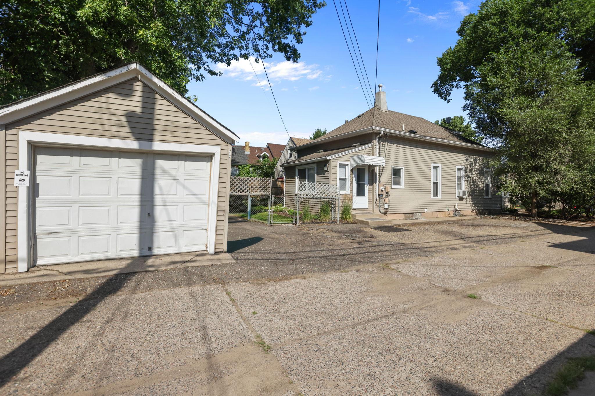 View of Residential at 712 24th Avenue, Minneapolis MN 55418, Minneapolis (28 of 32) - Mike Wilen | Minnesota Team Real Estate