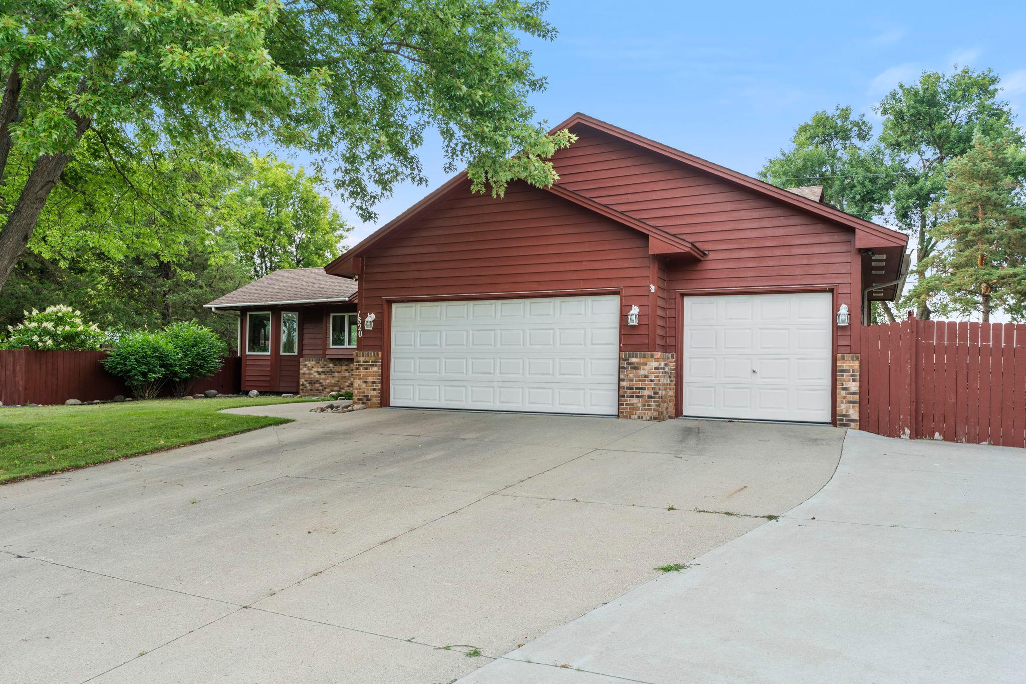 View of Residential at 1820 Slater Lane, Burnsville MN 55337, Burnsville (32 of 55) - Mike Wilen | Minnesota Team Real Estate