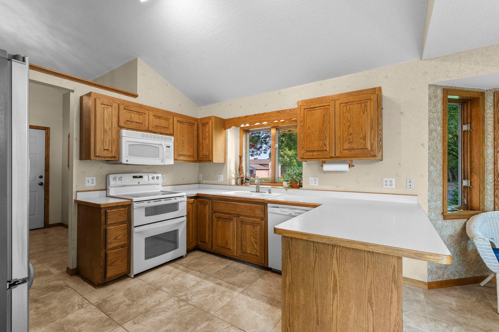 View of Residential at 1820 Slater Lane, Burnsville MN 55337, Burnsville (6 of 55) - Mike Wilen | Minnesota Team Real Estate