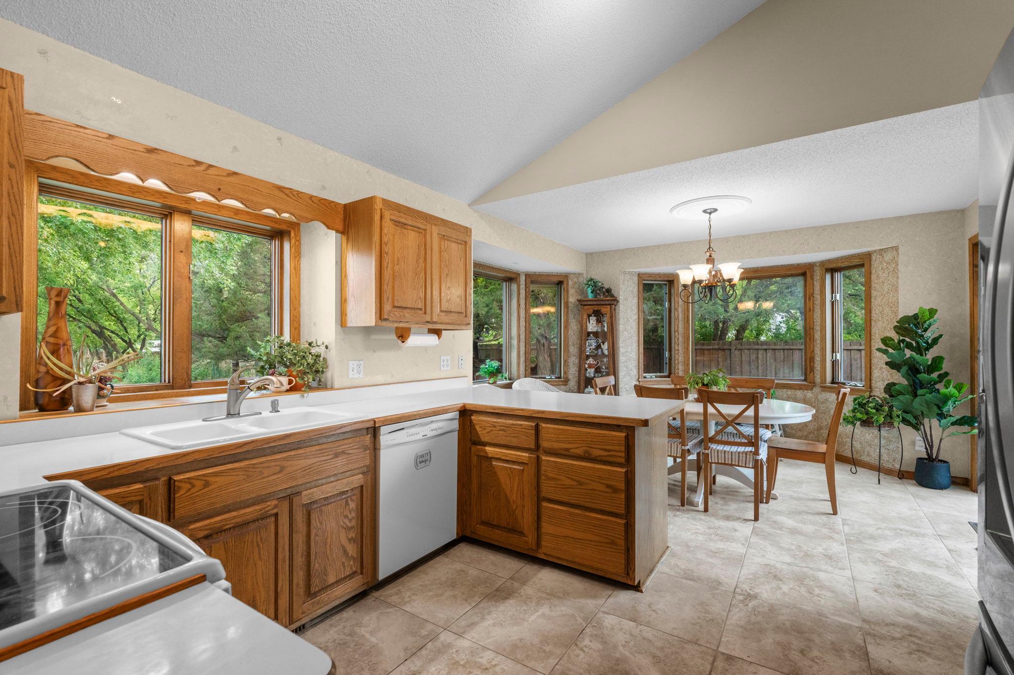 View of Residential at 1820 Slater Lane, Burnsville MN 55337, Burnsville (5 of 55) - Mike Wilen | Minnesota Team Real Estate