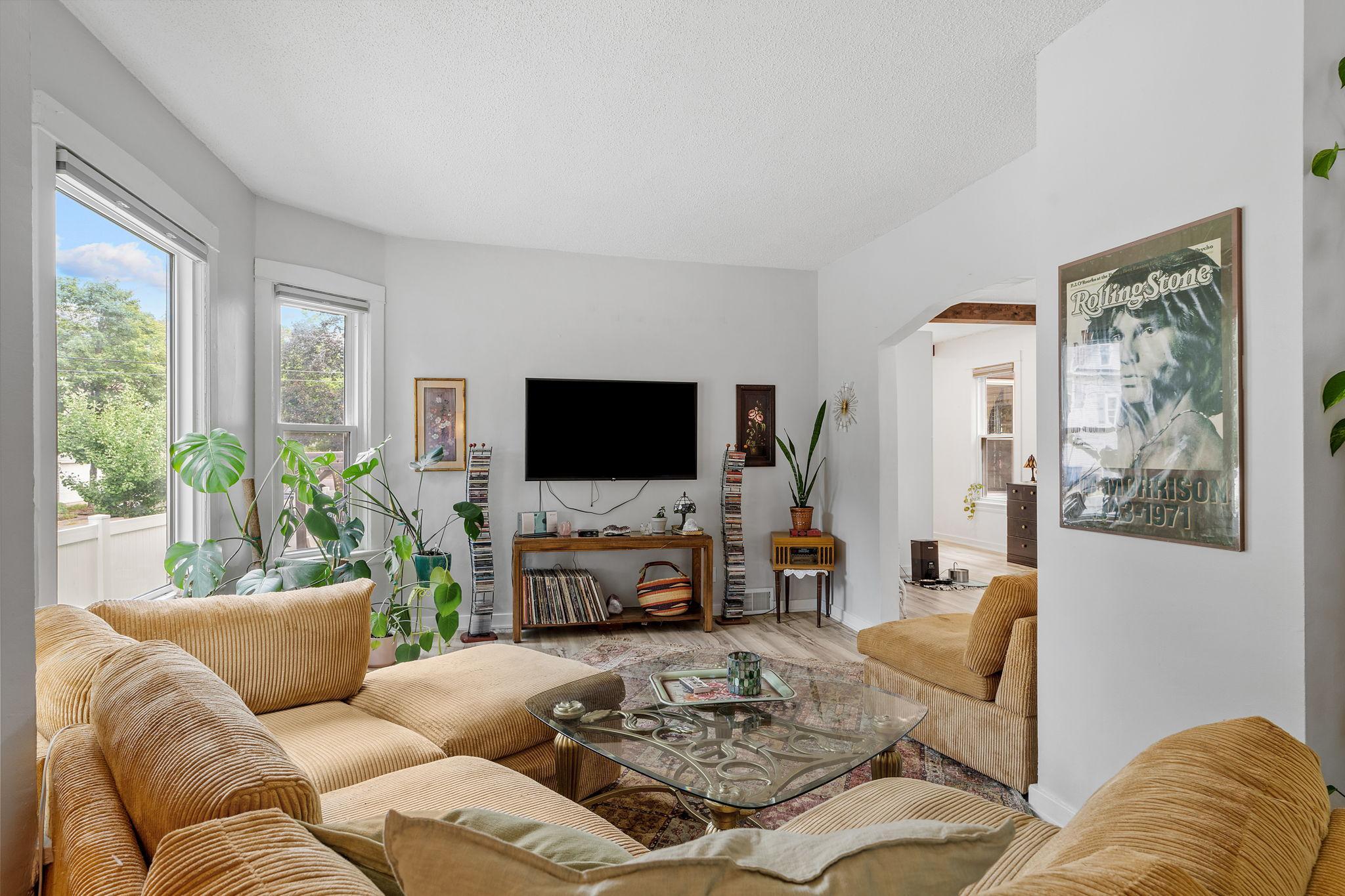 View of Residential Income at 3301 Irving Avenue, Minneapolis MN 55408, Minneapolis (23 of 35) - Mike Wilen | Minnesota Team Real Estate