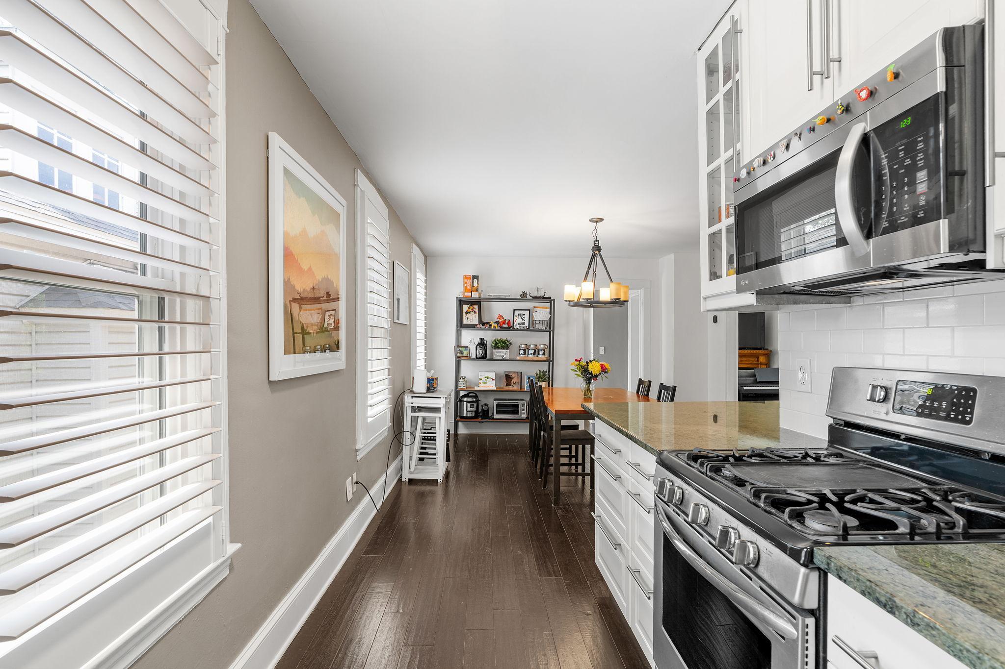 View of Residential Income at 3301 Irving Avenue, Minneapolis MN 55408, Minneapolis (8 of 35) - Mike Wilen | Minnesota Team Real Estate