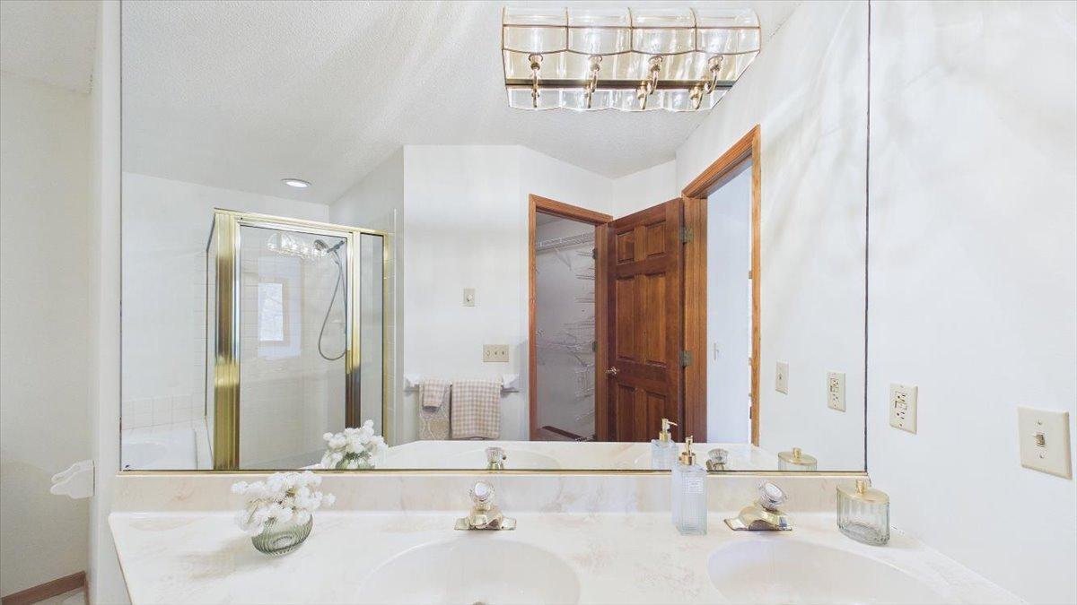 View of Residential at 16407 Grenwich Terrace, Eden Prairie MN 55346, Eden Prairie (54 of 88) - Mike Wilen | Minnesota Team Real Estate