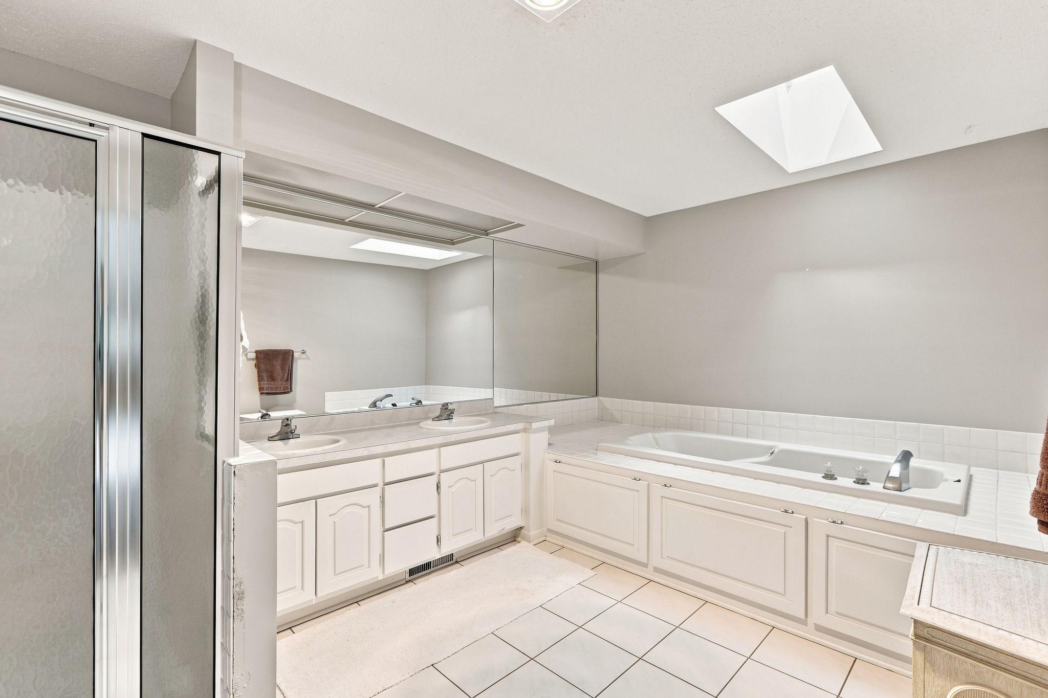 View of Residential at 5423 Butternut Circle, Minnetonka MN 55343, Minnetonka (20 of 44) - Mike Wilen | Minnesota Team Real Estate