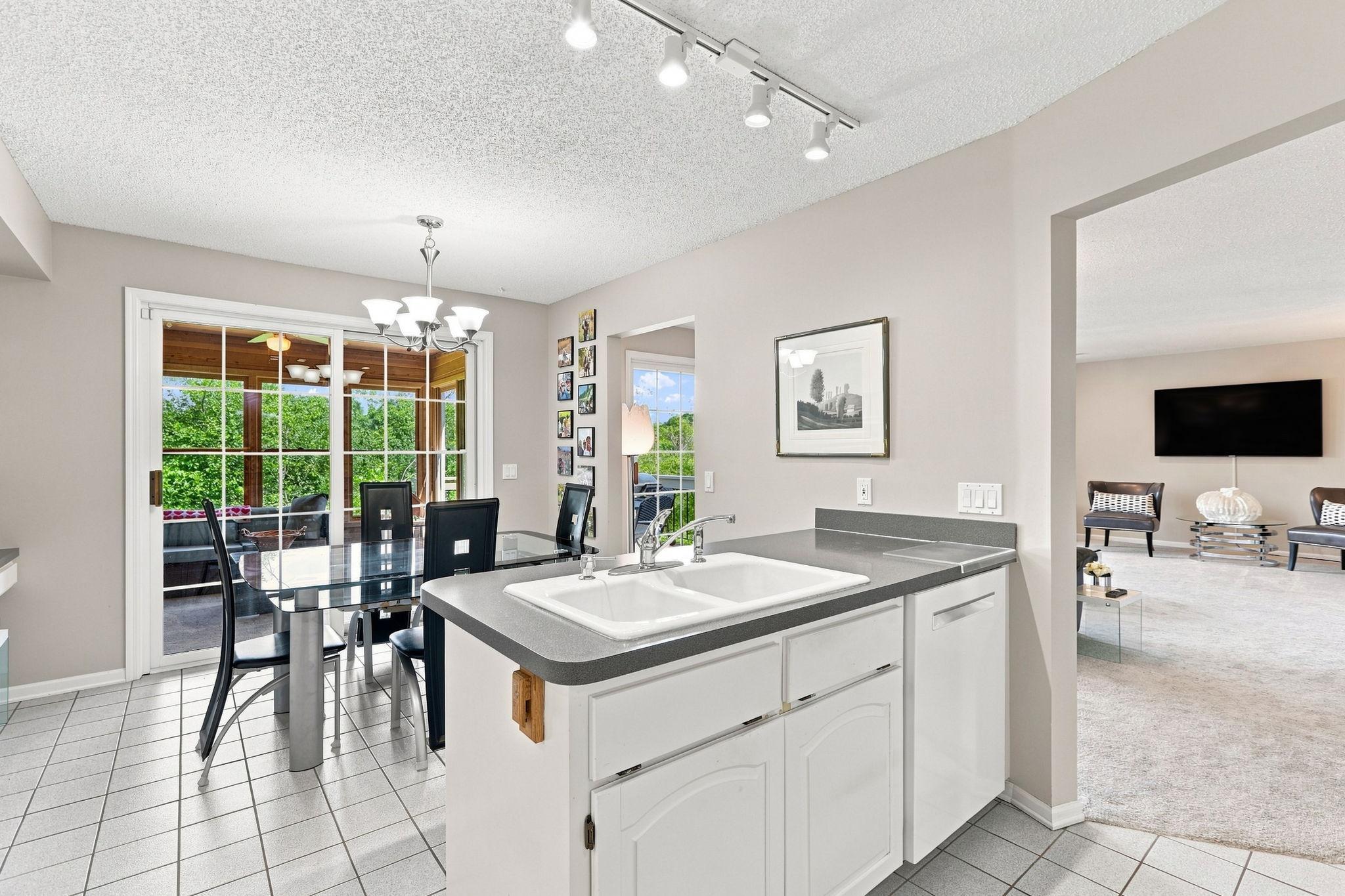View of Residential at 5423 Butternut Circle, Minnetonka MN 55343, Minnetonka (9 of 44) - Mike Wilen | Minnesota Team Real Estate