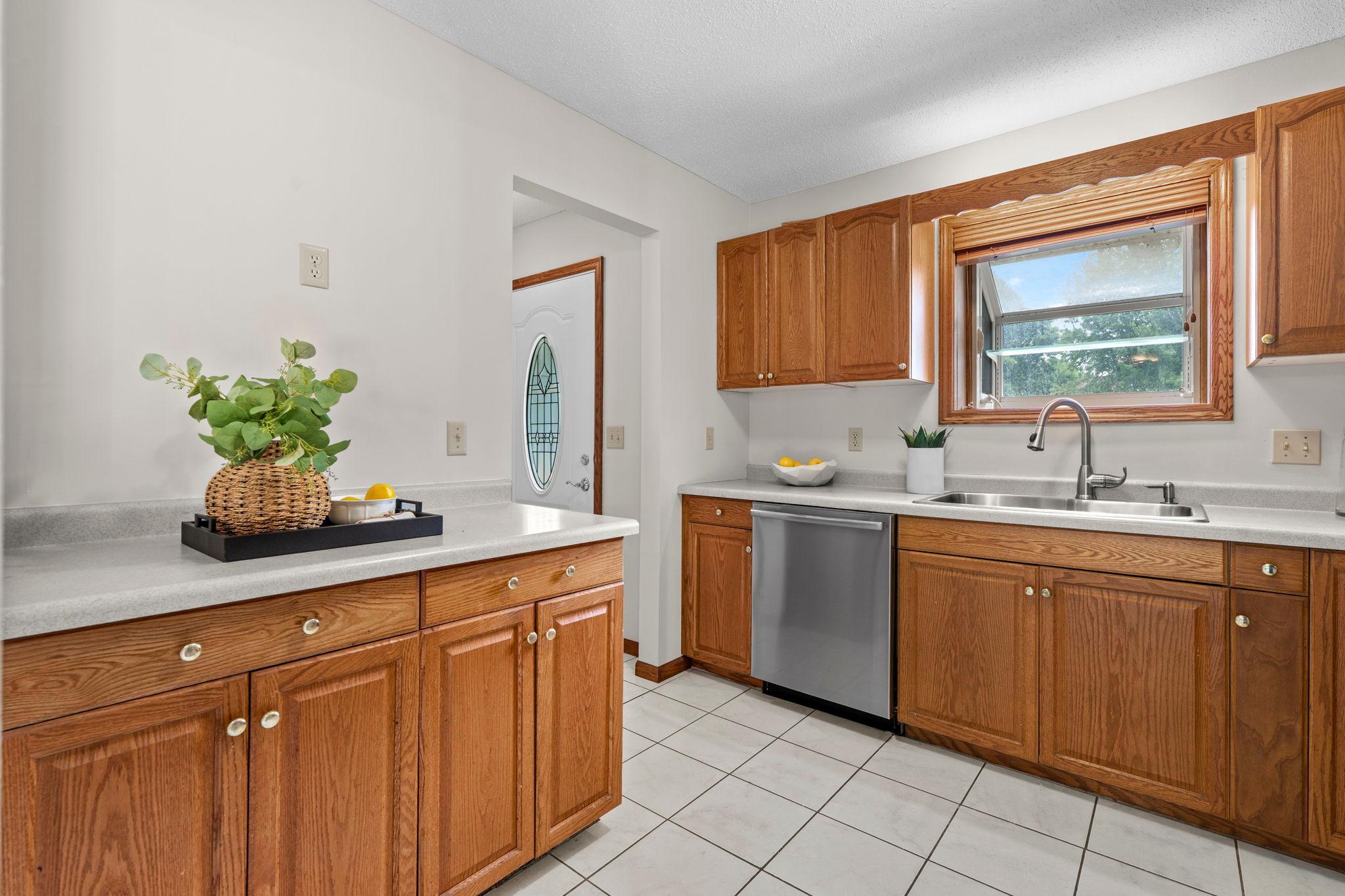 View of Residential at 16595 Harwell Avenue, Lakeville MN 55044, Lakeville (5 of 18) - Mike Wilen | Minnesota Team Real Estate