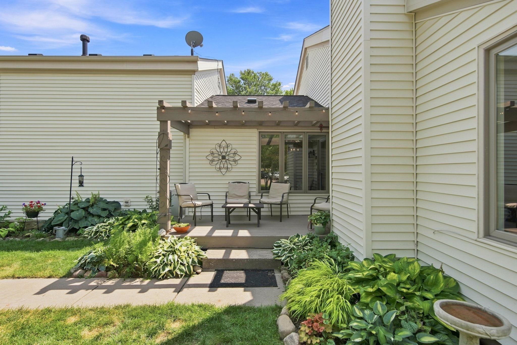 View of Residential at 303 Elan Court, Woodbury MN 55125, Woodbury (33 of 49) - Mike Wilen | Minnesota Team Real Estate