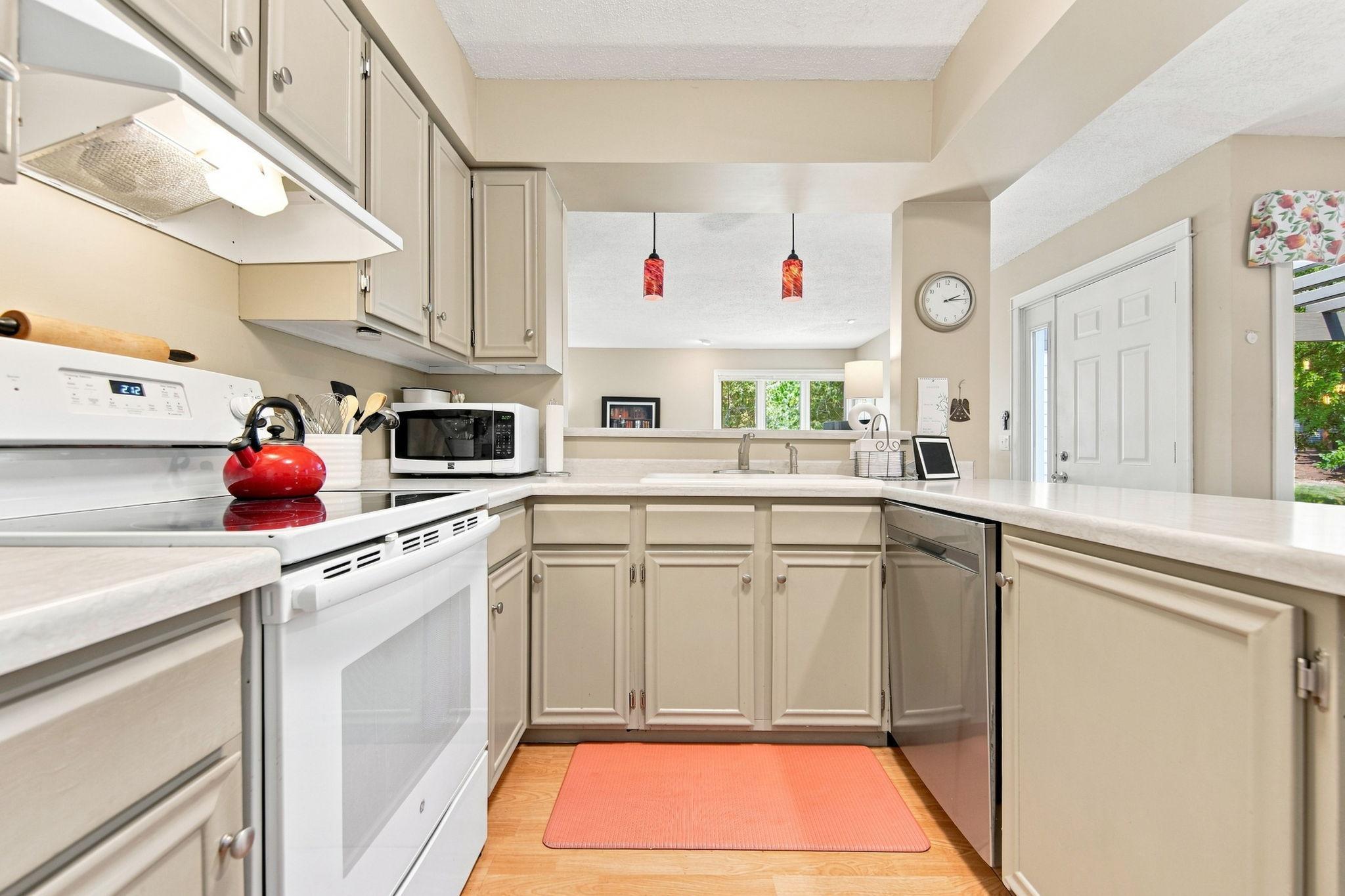 View of Residential at 303 Elan Court, Woodbury MN 55125, Woodbury (21 of 49) - Mike Wilen | Minnesota Team Real Estate