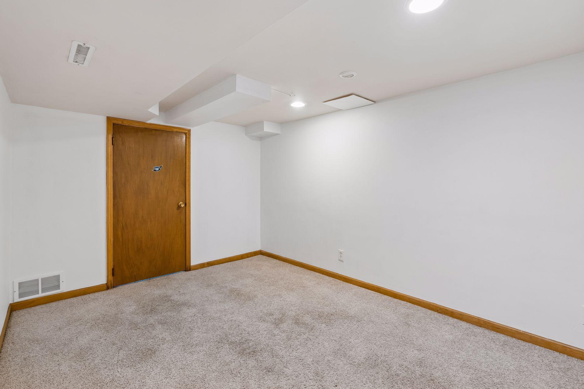View of Residential at 9235 Queen Avenue, Bloomington MN 55431, Bloomington (22 of 34) - Mike Wilen | Minnesota Team Real Estate