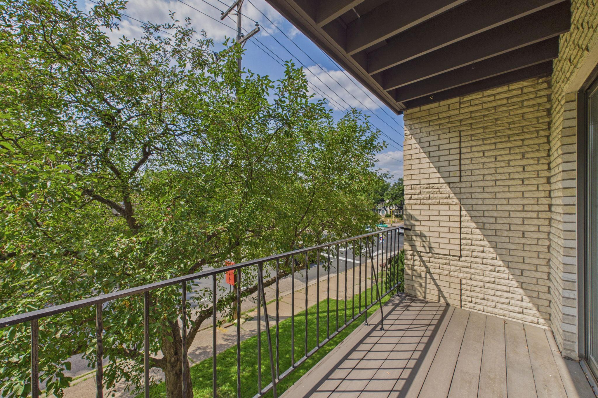 View of Residential at 2809 Minnehaha Parkway #205, Minneapolis MN 55417, Minneapolis (10 of 14) - Mike Wilen | Minnesota Team Real Estate
