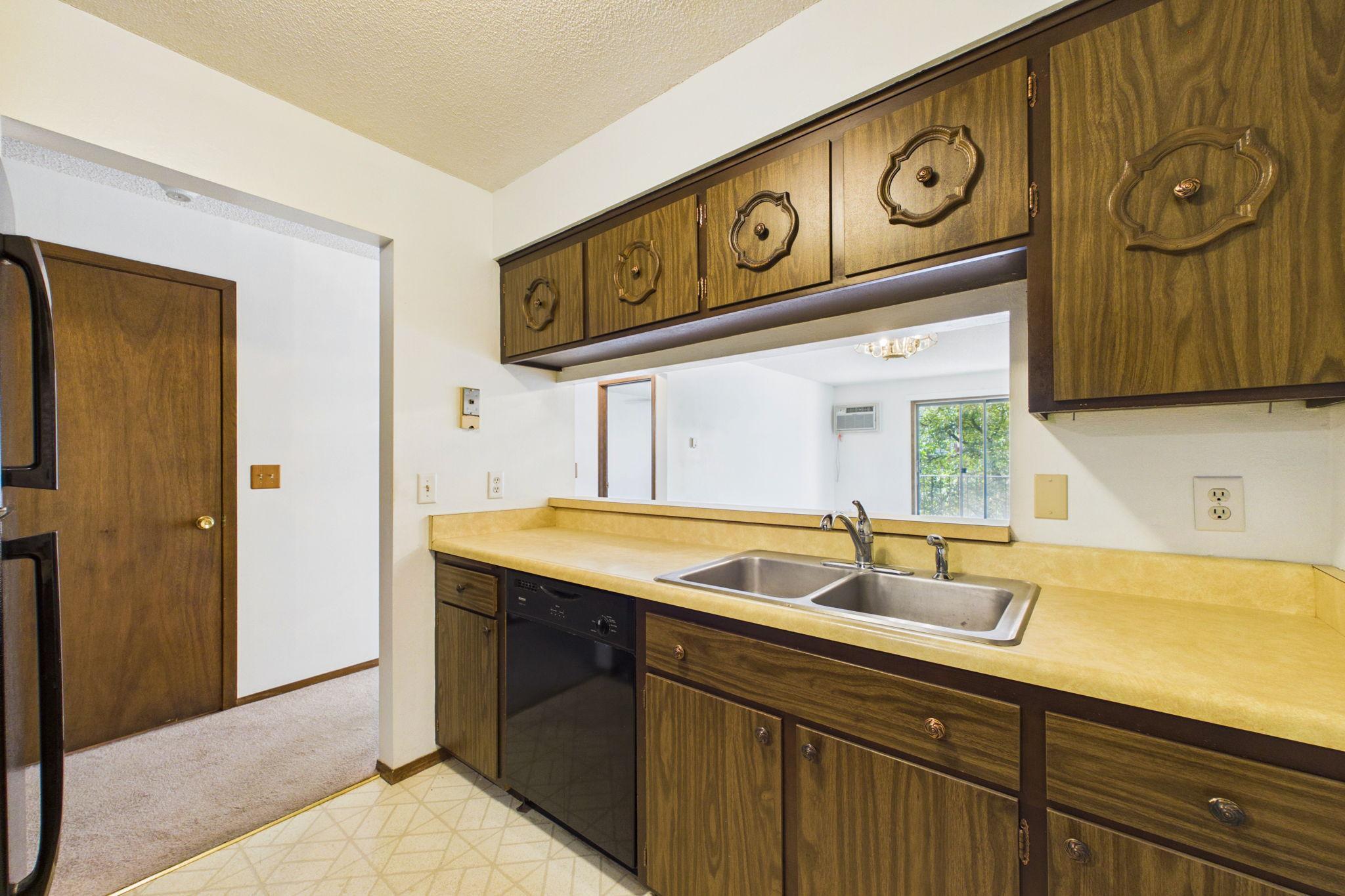 View of Residential at 2809 Minnehaha Parkway #205, Minneapolis MN 55417, Minneapolis (4 of 14) - Mike Wilen | Minnesota Team Real Estate