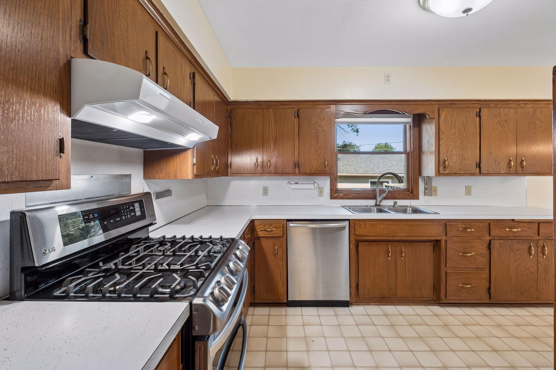 View of Residential at 702 Madison Street, Shakopee MN 55379, Shakopee (10 of 58) - Mike Wilen | Minnesota Team Real Estate