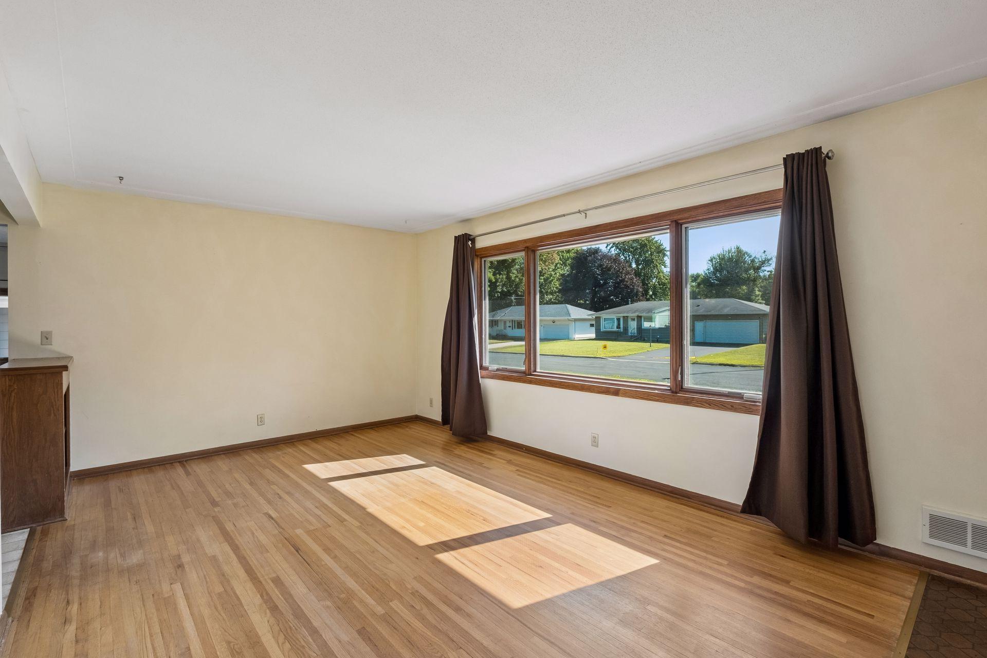 View of Residential at 702 Madison Street, Shakopee MN 55379, Shakopee (4 of 58) - Mike Wilen | Minnesota Team Real Estate
