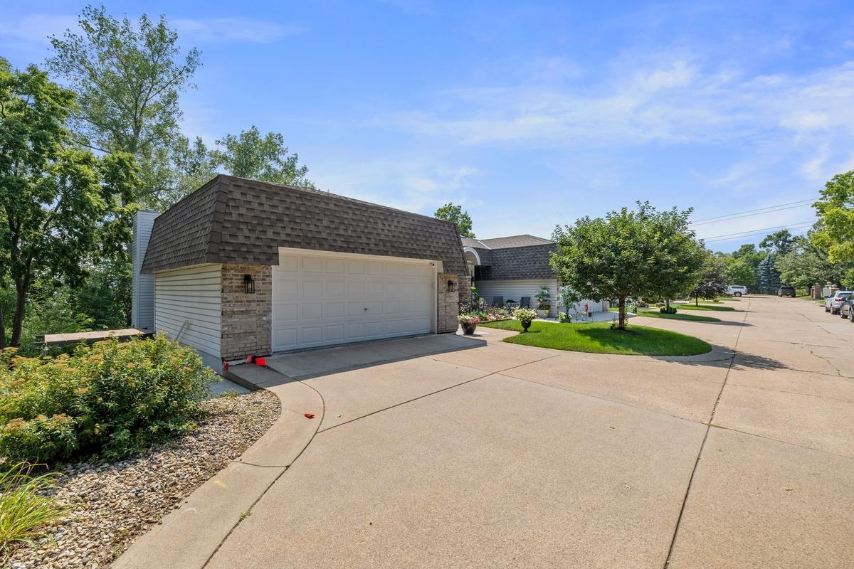 View of Residential at 5501 Auto Club Road, Bloomington MN 55437, Bloomington (24 of 25) - Mike Wilen | Minnesota Team Real Estate