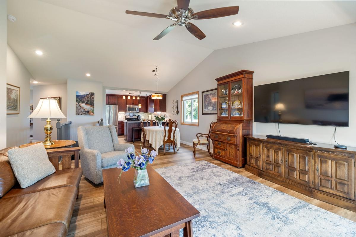 View of Residential at 5501 Auto Club Road, Bloomington MN 55437, Bloomington (8 of 25) - Mike Wilen | Minnesota Team Real Estate