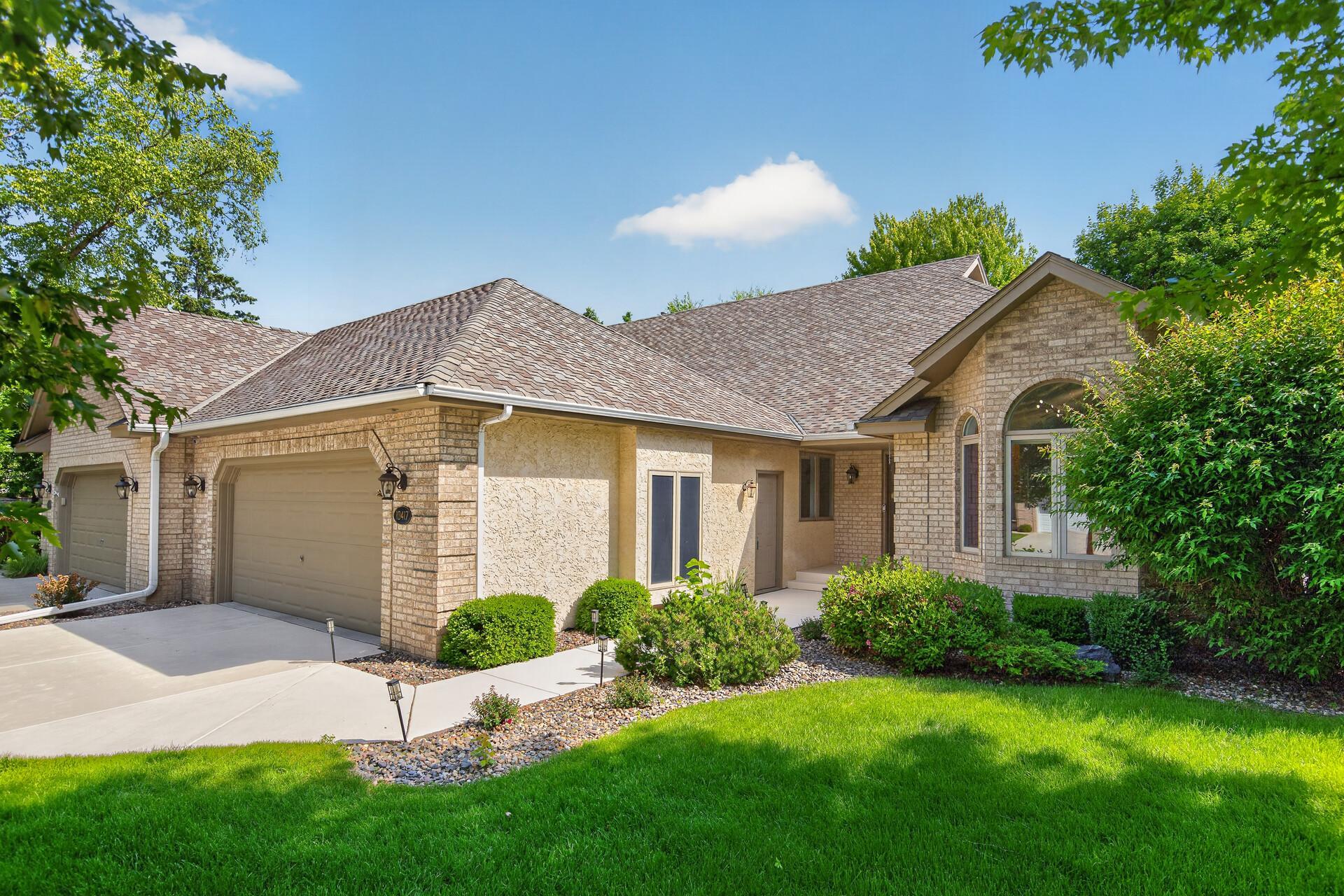 View of (TH) Side x Side at 10417 Fawns Way, Eden Prairie - Mike Wilen | Minnesota Team Real Estate