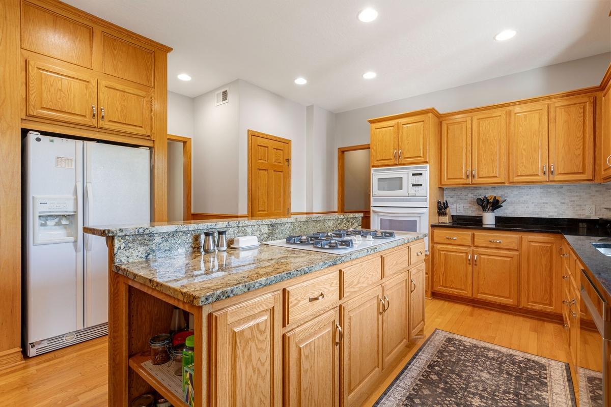 View of Residential at 5721 103rd Avenue, Brooklyn Park MN 55443, Brooklyn Park (6 of 41) - Mike Wilen | Minnesota Team Real Estate