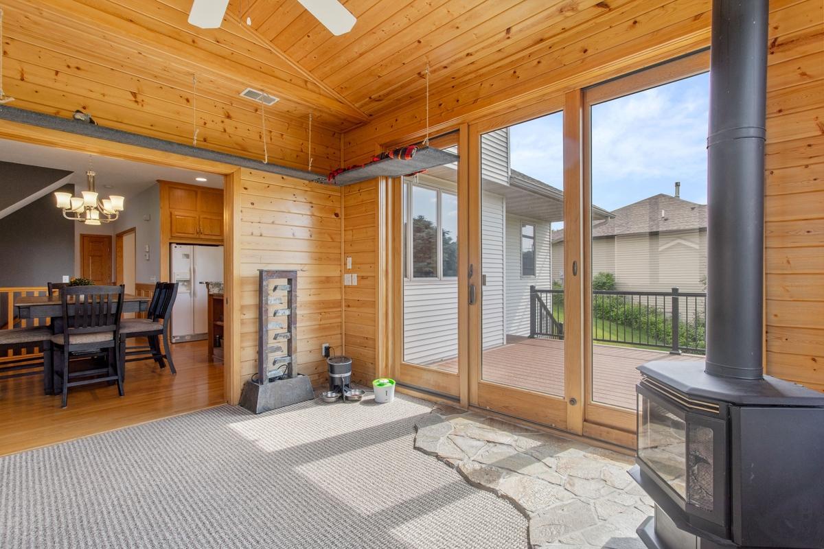 View of Residential at 5721 103rd Avenue, Brooklyn Park MN 55443, Brooklyn Park (8 of 41) - Mike Wilen | Minnesota Team Real Estate
