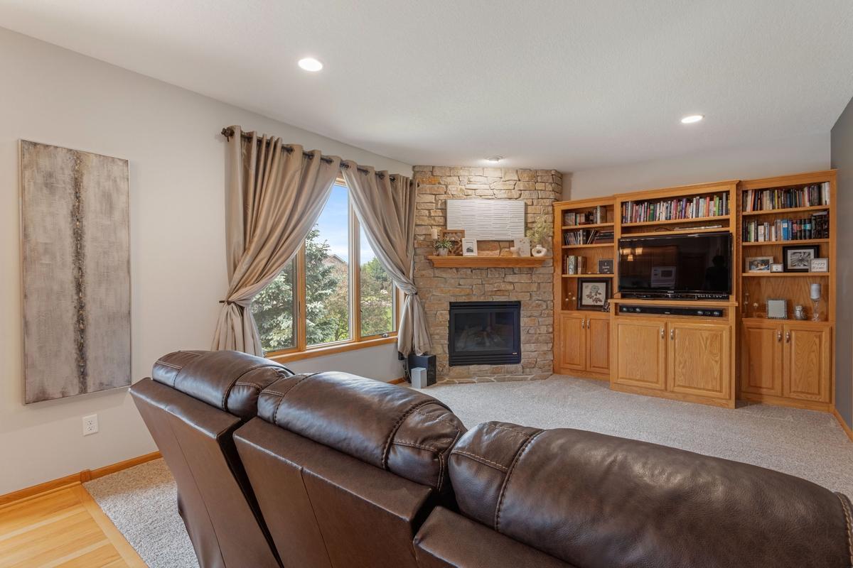View of Residential at 5721 103rd Avenue, Brooklyn Park MN 55443, Brooklyn Park (12 of 41) - Mike Wilen | Minnesota Team Real Estate