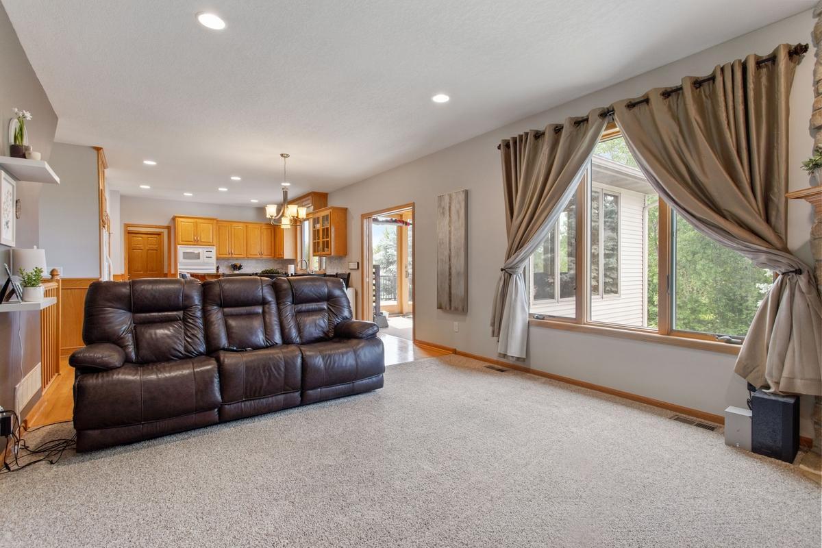 View of Residential at 5721 103rd Avenue, Brooklyn Park MN 55443, Brooklyn Park (14 of 41) - Mike Wilen | Minnesota Team Real Estate