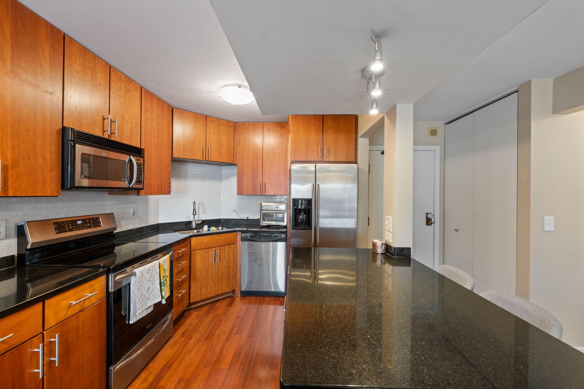 View of Residential at 401 1st Street #708, Minneapolis MN 55401, Minneapolis (7 of 44) - Mike Wilen | Minnesota Team Real Estate