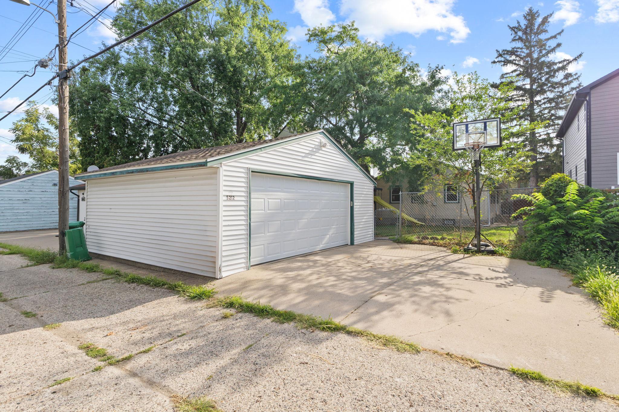 View of Residential at 5212 47th Avenue, Minneapolis MN 55417, Minneapolis (31 of 33) - Mike Wilen | Minnesota Team Real Estate