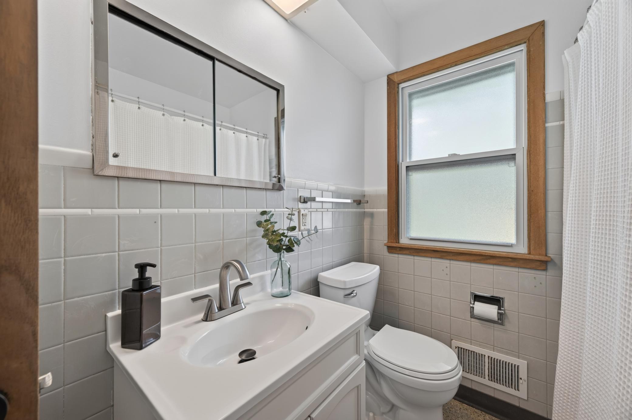 View of Residential at 2093 Sherwood Avenue, Saint Paul MN 55119, Saint Paul (16 of 42) - Mike Wilen | Minnesota Team Real Estate