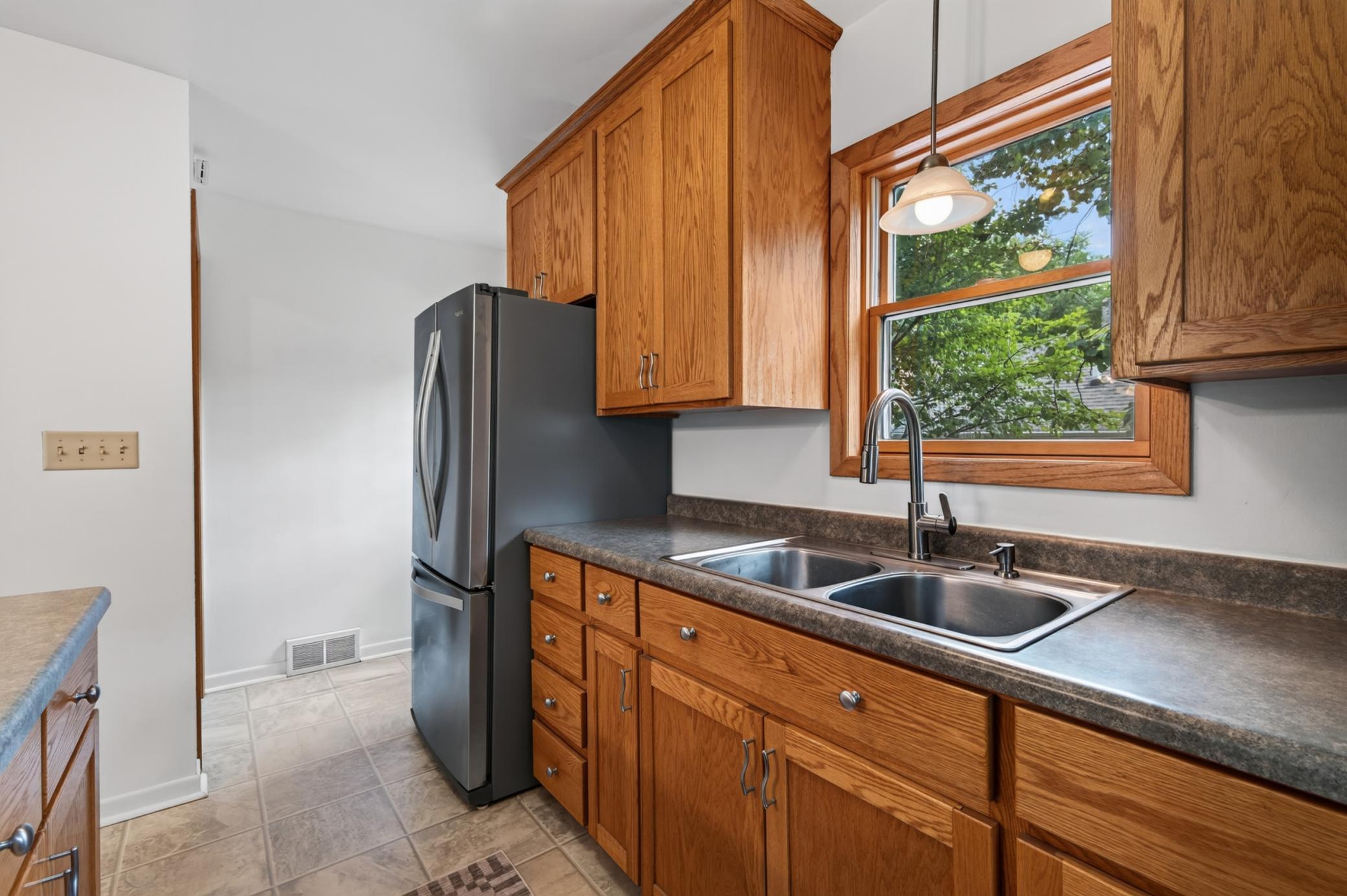 View of Residential at 2093 Sherwood Avenue, Saint Paul MN 55119, Saint Paul (12 of 42) - Mike Wilen | Minnesota Team Real Estate