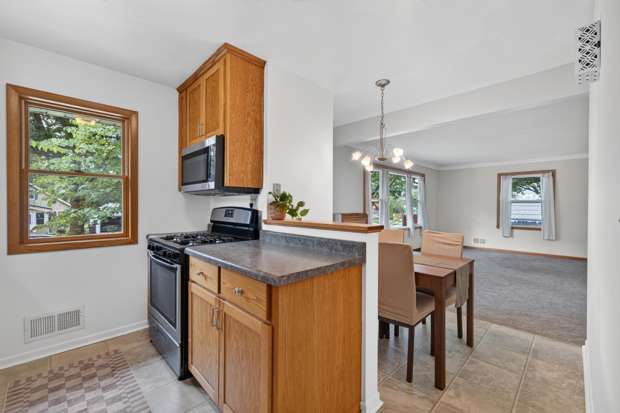 View of Residential at 2093 Sherwood Avenue, Saint Paul MN 55119, Saint Paul (11 of 42) - Mike Wilen | Minnesota Team Real Estate
